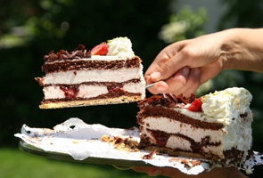 Ile powinien ważyć tort?