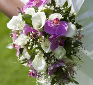 Fioletowo-biały bukiet ślubny