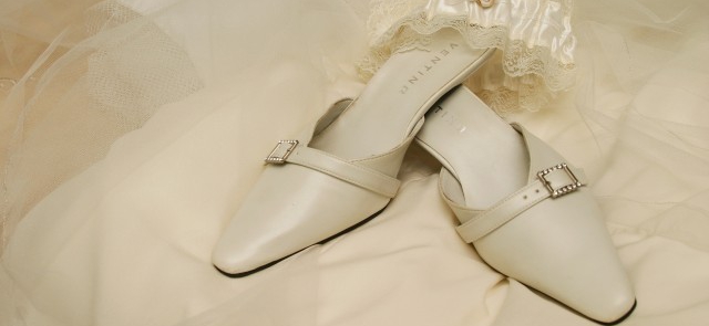 Buty do ślubu dla wysokiej Panny Młodej