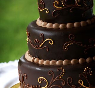 Tort weselny z gorzkiej czekoladowy